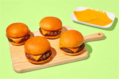 Juicy Cheddar Cheeseburgers Recipe Hellofresh