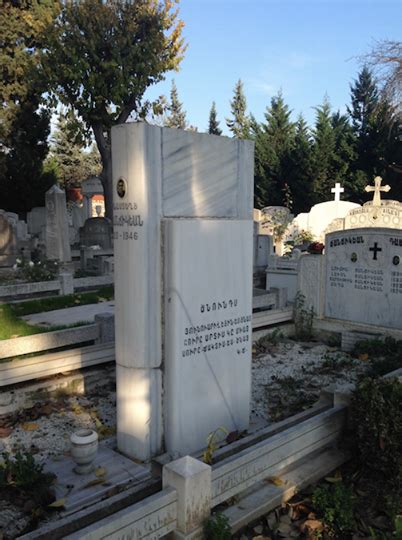 Hulusi kentmen,ın mezarı karacaahmet mezarlıgı. Balıklı Ermeni Mezarlığı - Ermeni Kültürü