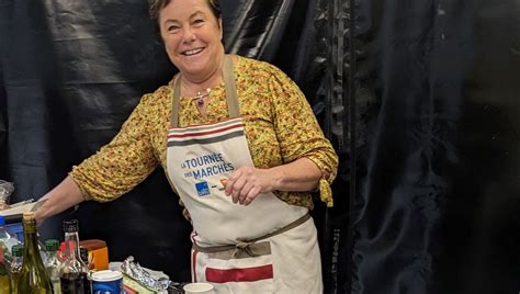 La Tournée des Marchés à Barjac avec Carole Courouble du restaurant le