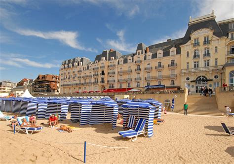 Profitez de vos vacances en normandie, de ses 4 kilomètres de sable fin et nombreux loisirs ! Office De Tourisme Communautaire Normandie Cabourg Pays D ...