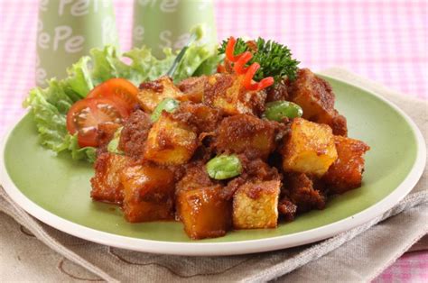 Sajian sambal goreng kentang yang akan dapat anda sajikan pada saat momen lebaran nanti. Resep Sambal Kentang Petai Enak, Sajian Khas Lebaran ...