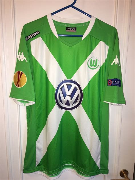 This page contains an complete overview of all already played and fixtured season games and the season tally of the club vfl wolfsburg in the season overall statistics of current season. VfL Wolfsburg Home Maillot de foot 2014 - 2015. Sponsored ...