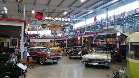 A Guide To Building The Perfect Classic Car Garage Garage Ideas