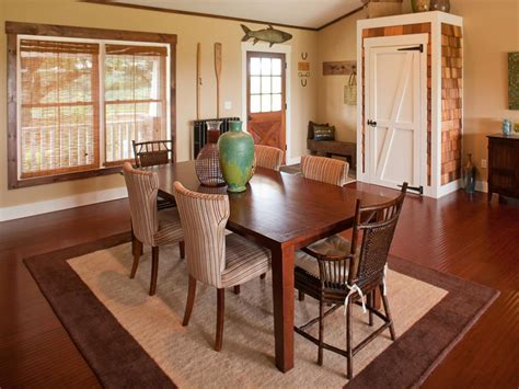 A caution for the round table: Dining Room Pictures From Blog Cabin 2010 | DIY Network ...