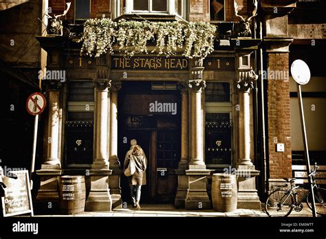 The Stags Head Pub On Dame Street Dublin Ireland Stock Photo Alamy