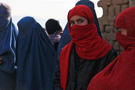 Linterdiction de la burqa bien plus quune simple mesure de sécurité