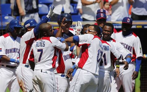 Colón a américa, se unieron a nicolás de ovando y al almirante. Juego entre Puerto Rico y República Dominicana