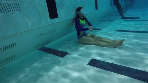 Girl Underwater Empty Lung Breathhold Youtube