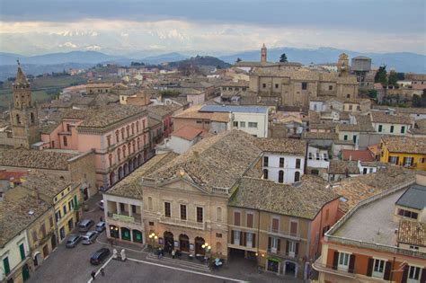 La Guida Sul Comune Di Atri Te In Abruzzo Italia