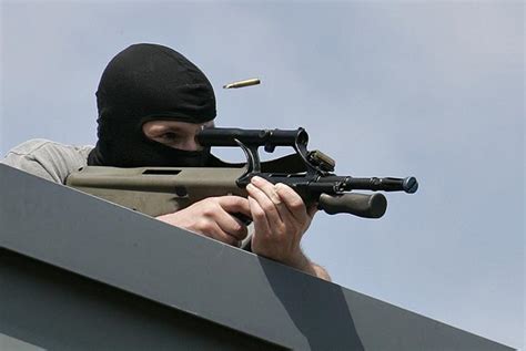 Es ist dem bundesministerium für inneres direkt unterstellt und gehört nicht dem wachkörper bundespolizei an. Cobra drill for Euro 2008