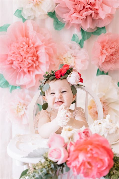 While a birthday bouquet of red roses may bring huge smiles from your wife when she receives them at work on her birthday. Flower Theme Birthday Party | First Birthday Flower Party