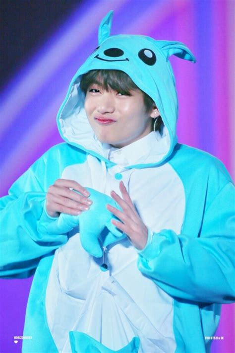When Bts V Aka Kim Taehyung Sets Internet On Fire With His Cuteness Iwmbuzz