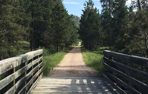 11 Of The Best Hikes In South Dakota That Are Easy