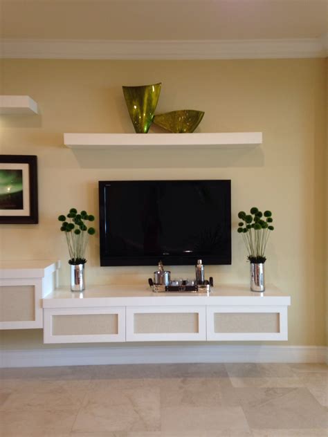 Draw attention away from your tv. Floating tv stand | Decoraciones de interiores dormitorios ...