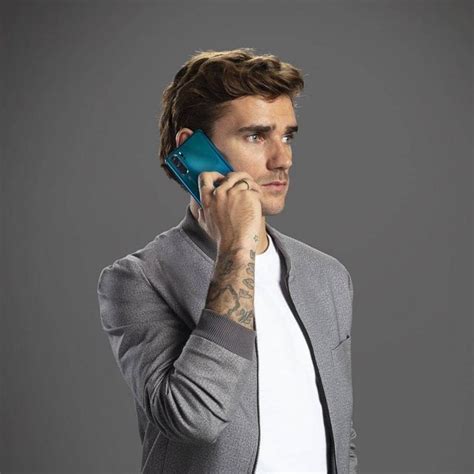 Ver más ideas sobre griezmann, antoine griezman, antonie griezmann. Le nouveau téléphone pro Huawei de Antoine Griezmann sur ...
