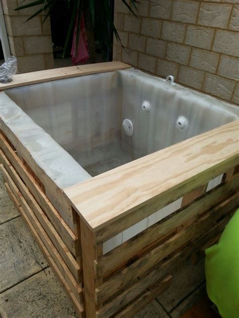 Learn How To Build A Plunge Pool With Pallets And An IBC DIY Pool