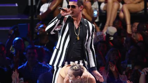 Photos Miley Cyrus Twerks With Robin Thicke At Vmas 2013