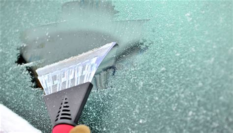 Ways To De Ice Your Windshield Without Damaging It Only 1 Auto Glass