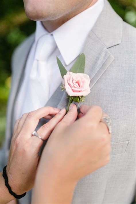Pin On Boutonnieres And Corsages Cedarwood Weddings