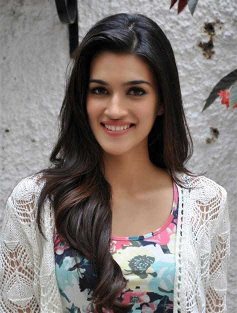 Kriti Sanon Hd Wallpapers In Saree Available Screen Resolutions To