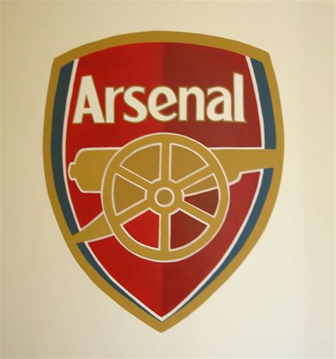 Arsenal plays in the premier league, the top flig. History of All Logos: All Arsenal Logos