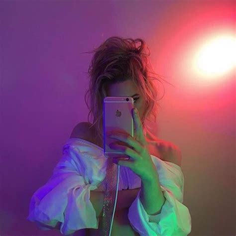 ⚠️👑follow Pinterest Jordan43210👑⚠️ Photography Inspo Mirror Selfie Retro Aesthetic