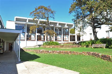 It is a comprehensive university offering a full range of undergraduate and postgraduate. Vacation Accommodation on UCT's Beautiful Campus ...
