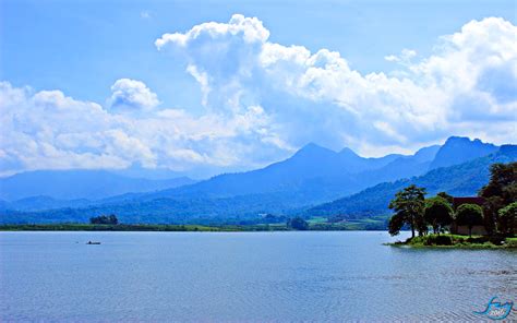 Bahasa prancis réservoir, wadah) adalah danau alam atau danau buatan, kolam penyimpan atau pembendungan sungai yang bertujuan untuk menyimpan air. WISATA BENDUNGAN SELOREJO - Provoder Outbound Training di Malang