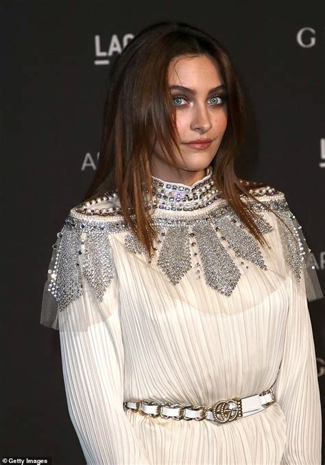وكان لمايكل وديبي حينها الابن الأكبر. تعرف على سعر حذاء باريس جاكسون بحفل LACMA Art + Film Gala ...