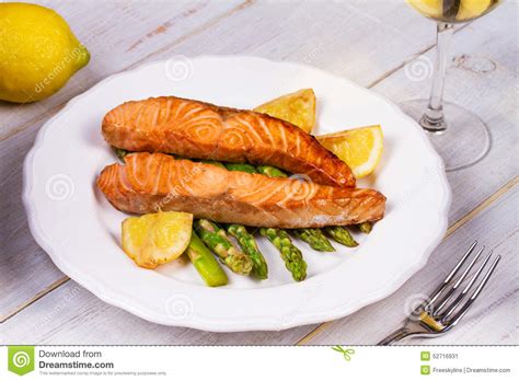 Broiled Salmon And Asparagus Stock Image Image Of Plate Asparagus