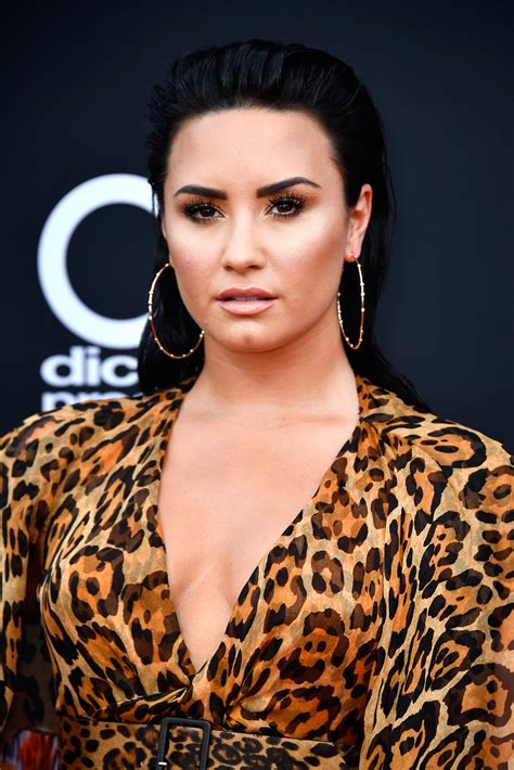 Demi Lovato Blond Highlights Summer 2018 | POPSUGAR Beauty UK