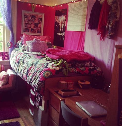 Pin By Candace Nicole On College Spaces Girly Girly Apartments Home Decor Girly Dorm