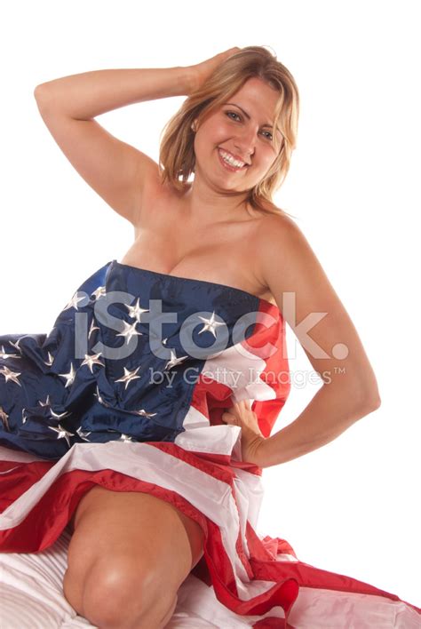 Foto De Stock Mujer Joven Implícita La Bandera Americana Desnuda