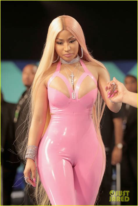 The main feature is, of course, the spinning. Nicki Minaj Wears Pink Latex Bodysuit to MTV VMAs 2017 ...
