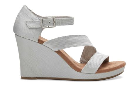 The Most Comfortable Wedges for Walking | Comfortable ...