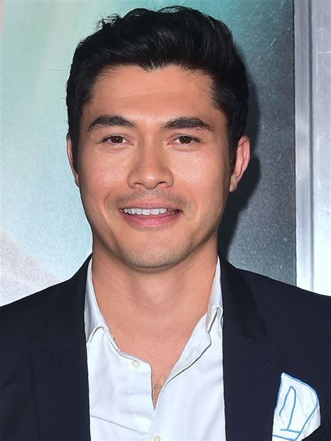 Henry's father is from england and his mother from the iban tribe in sarawak, malaysia. Henry Golding - SensaCine.com.mx