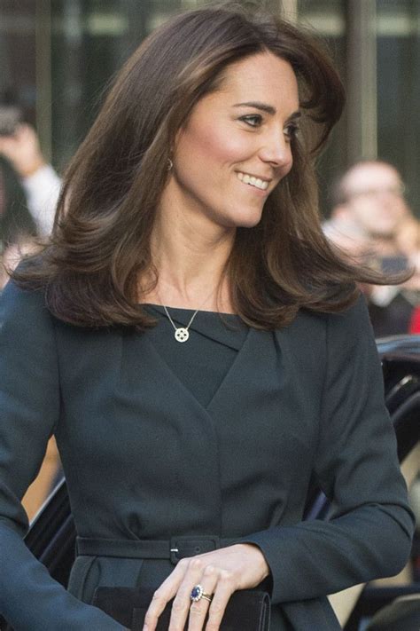 The Duchess Of Cambridge Debuts A Chic New Short Haircut Kate Middleton Hair Duchess Kate