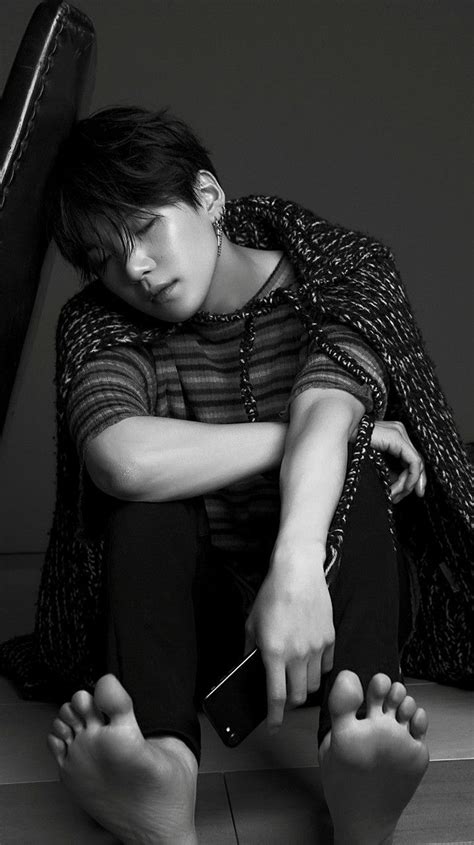 Stylish and yearning, love yourself: SUGA BTS LOVE YOURSELF 轉 'Tear' Concept Photo O version ...