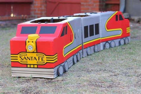 15 Ideas Of Cardboard Trains That Your Kids Will Love Recyclart