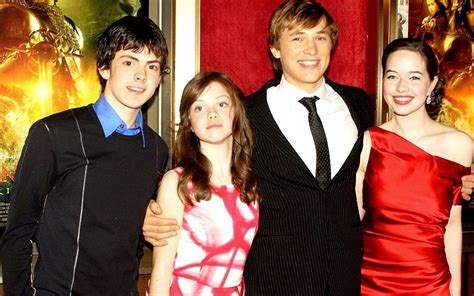 Narnia Cast Peter Susan Edmund And Lucy The Chronicles Of Narnia
