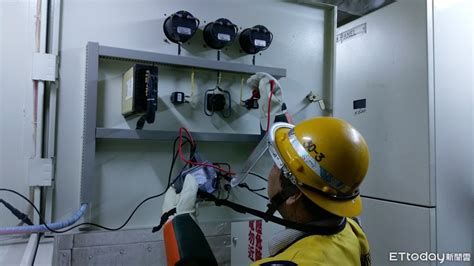 稍早因應台電興達電廠事故停機緊急執行分區輪流停電影響， 導致部份服務管道無法即時或穩定提供服務， 目前依據台電公告說明已完成搶修， 各管道服務系統經確認也已恢復穩定， 期間如有造成服務等候較久狀況， 很怕投票所停電 投票日台電撒2千人防斷電 | ETtoday財經雲 | ETtoday新聞雲
