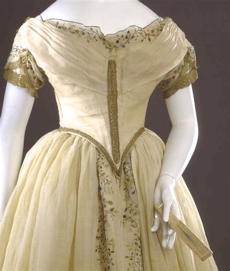 Rate The Dress A Ca 1845 Ball Gown With An Unusual Note The Dreamstress