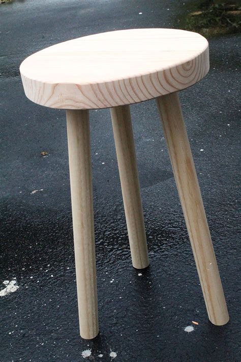 How to make stool harder. How to Make an Easy Round Stool | Simple DIY Furniture ...