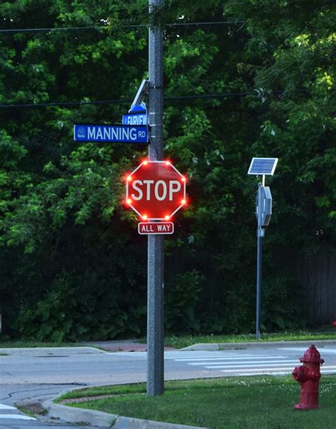 Solarac Powered Flashing Stop Signs Solar Traffic Sysems Inc