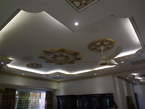 A total of 2,700 pieces of timber form a dramatic ceiling decor inside the ganadara restaurant which is located in montreal, canada. Decorative Ceiling Decoration | Safa Marwa Trading