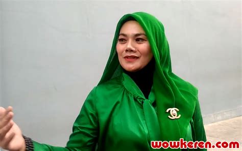 Bertahan karena cinta composed by : Sarita Komentari Jennifer Dunn Belum Cerai dari Suami ...