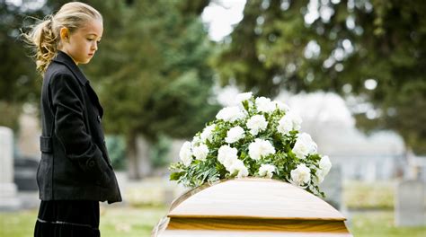 Funeral Etiquette Tips Youll Wish You Knew Sooner
