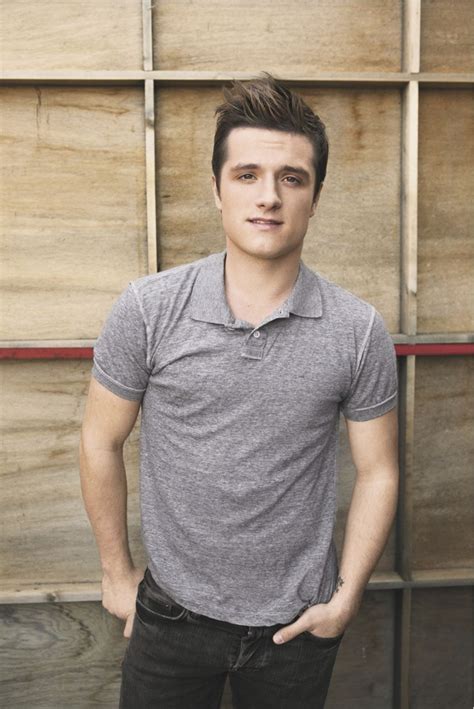 Get To Know The Hunger Games Josh Hutcherson Hes A Genuinely Nice Guy Promise Glamour