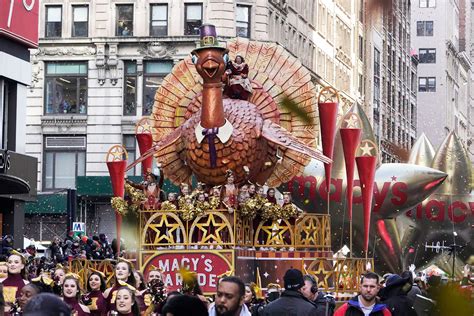 thanksgiving day parade 2021 viking call