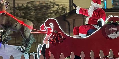 Pinevilles Christmas Parade Rolls Down Main Street